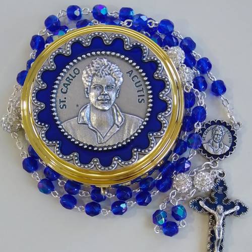 Scatola portarosario e corona dedicata a Carlo Acutis