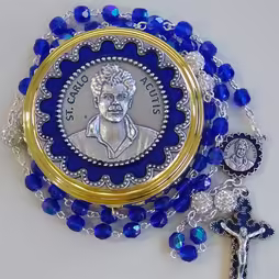 Scatola portarosario e corona dedicata a Carlo Acutis