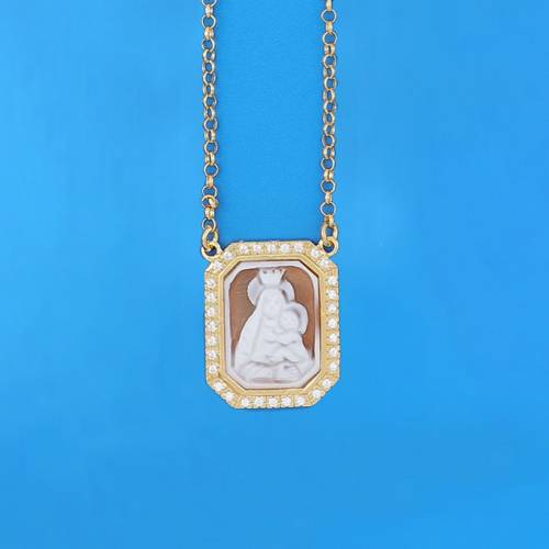 Necklace with cameo
