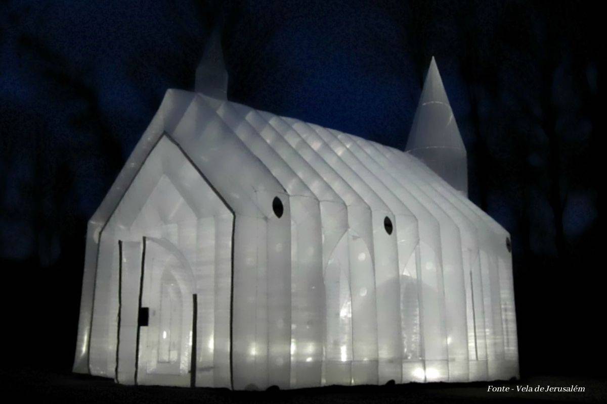 The Transparent Inflatable Church Kerk