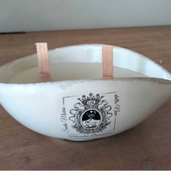 Ceramic teardrop-shaped bowl candle