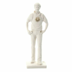 Statua San Carlo Acutis, in polvere di marmo bianca
