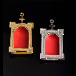 Nickel plated reliquary with rectangular shape