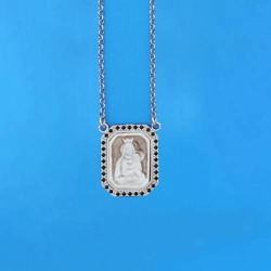 Necklace with cameo