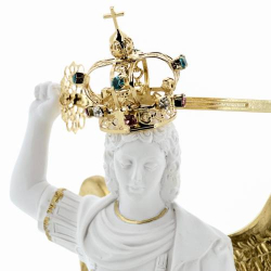 Statua San Michele in polvere di marmo con dettagli oro